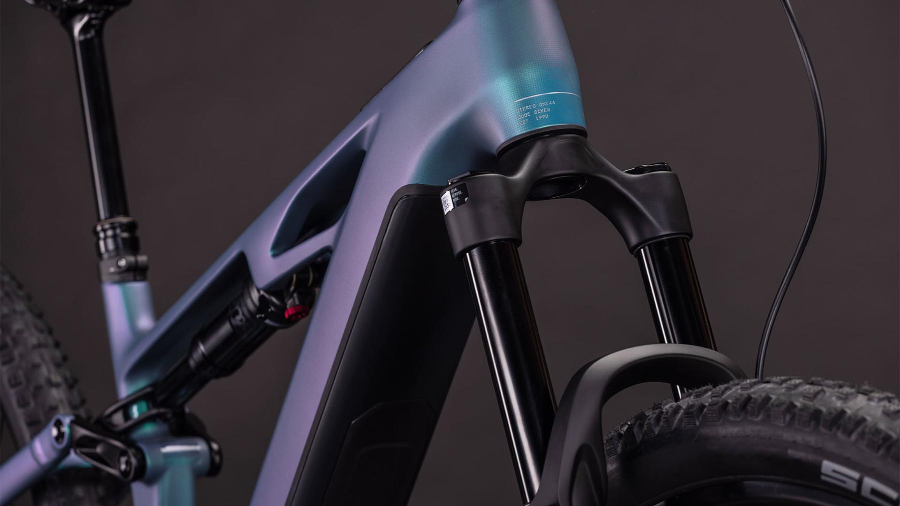 102360-Cube-Stereo-Hybrid-ONE44-HPC-Race-800-smaragdgrey-n-prism-2026-EBike-Fully-Mountainbike-05