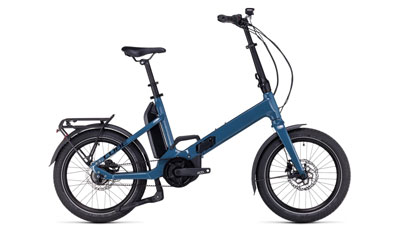 Si vede una e-bike blu Cube Fold Hybrid 500.