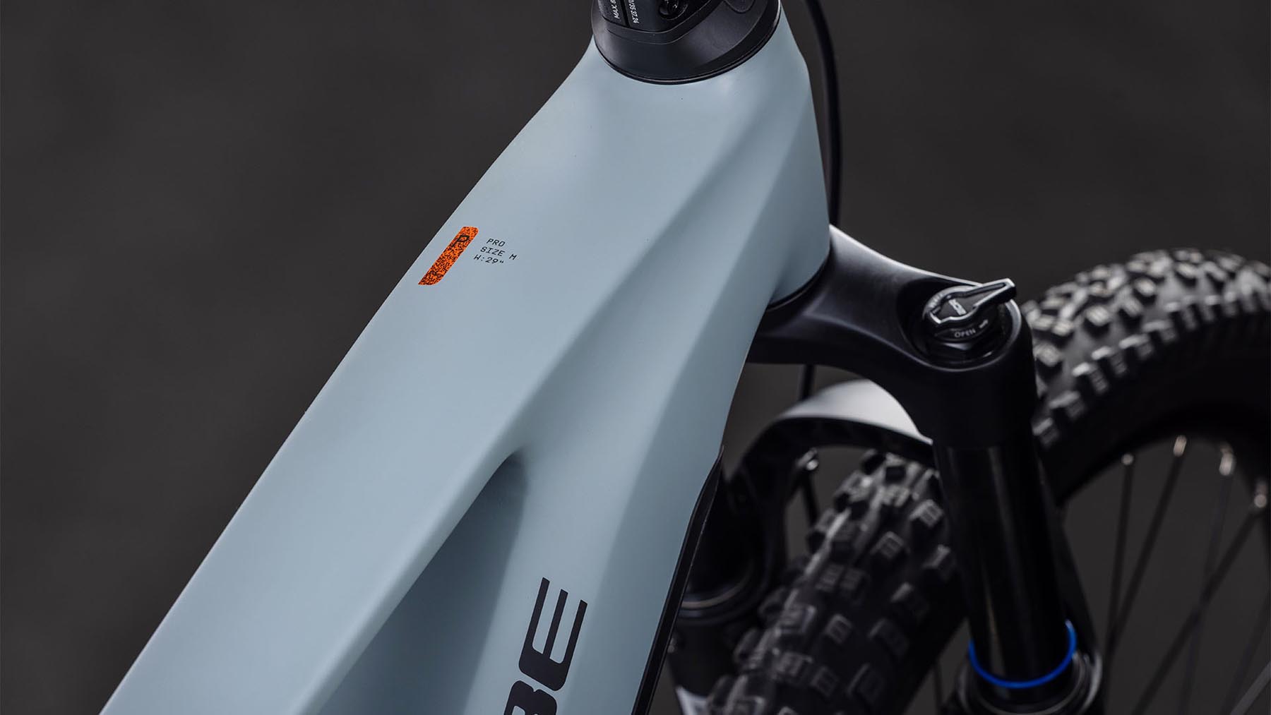 102110-Cube-Stereo-Hybrid-ONE44-Pro-800-vulcan-n-orange-2026-EBike-Fully-Mountainbike-01