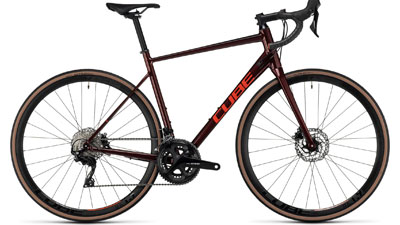 Bicicletta da corsa Cube Attain SLX in rosso vino.