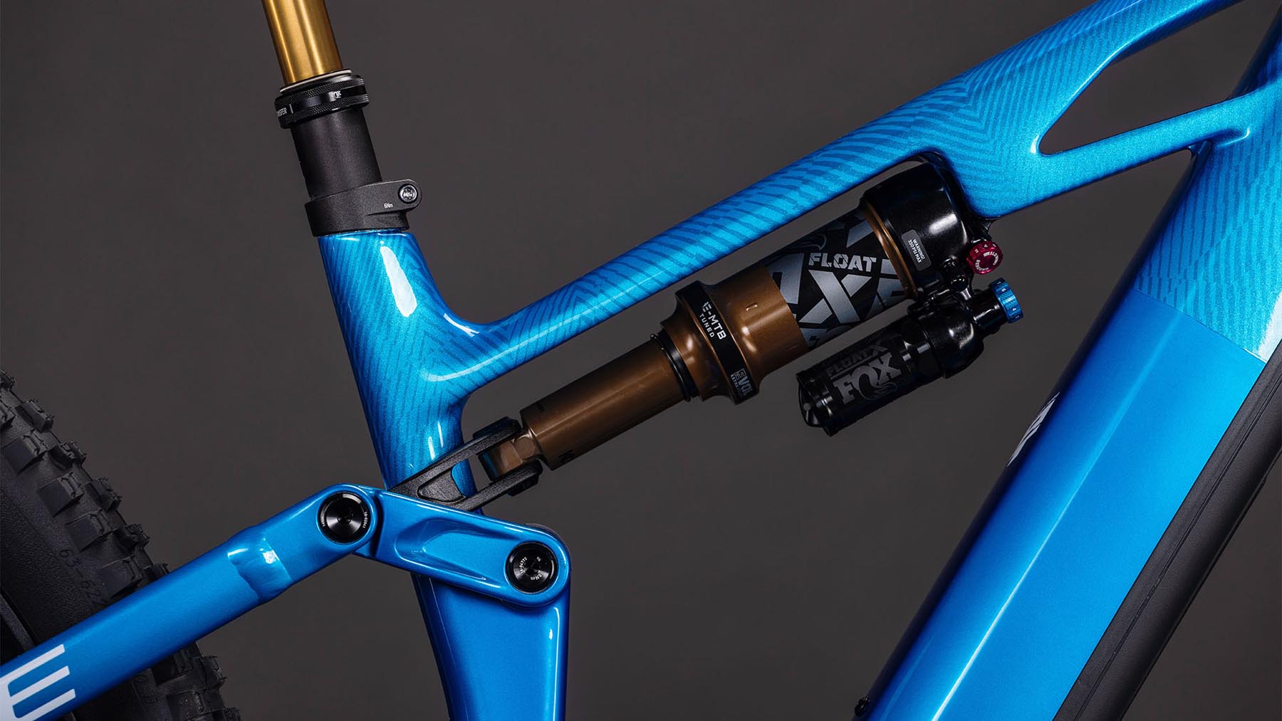 102810-Cube-Stereo-Hybrid-ONE44-HPC-AT-800-actionteam-2026-EBike-Fully-Mountainbike-05