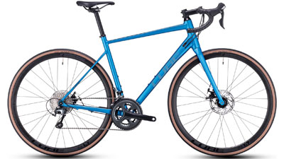 Bicicletta da corsa Cube Attain Race in blu.