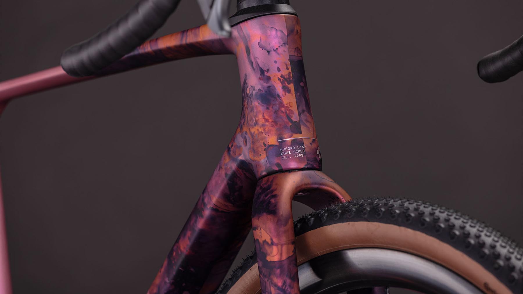 130310-Cube-Nuroad-C-62-EX-shiftblush-n-art-2026-Gravel-Bike-05