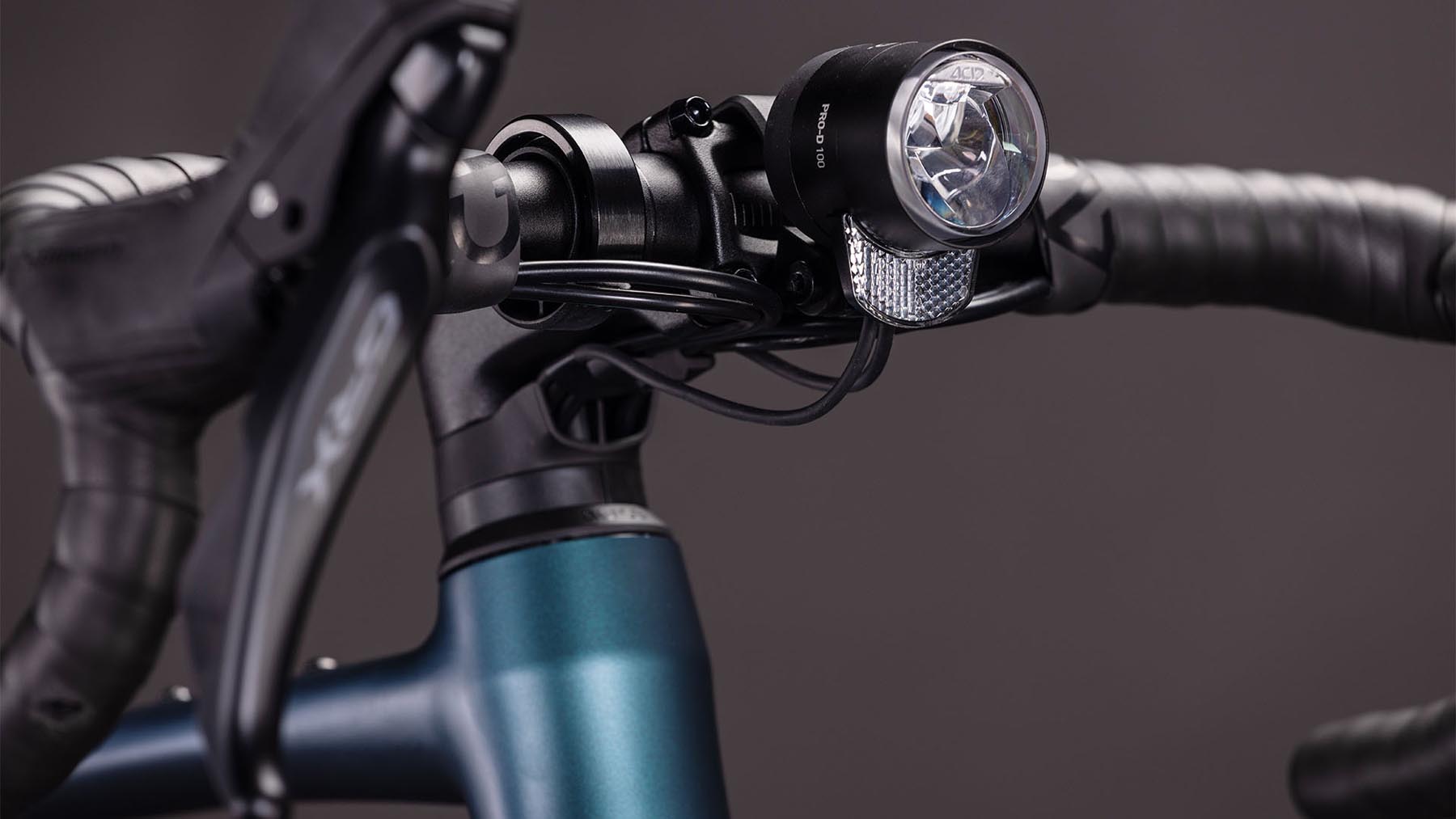 129470-Cube-Nuroad-Race-FE-royalgreen-n-black-2026-Gravel-Bike-04