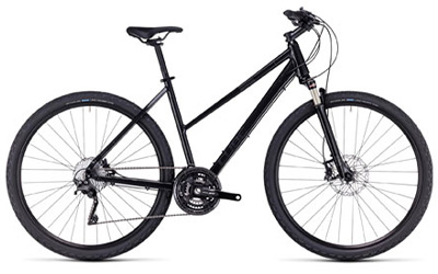Bicicletta cross Cube Nature con telaio trapezoidale in nero.