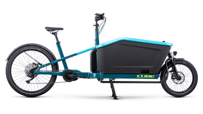 Si vede una bicicletta da carico Cube Cargo Hybrid 500 blu.