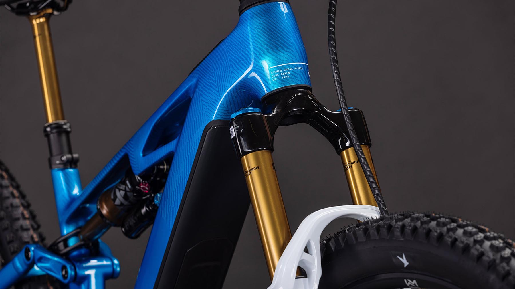 102810-Cube-Stereo-Hybrid-ONE44-HPC-AT-800-actionteam-2026-EBike-Fully-Mountainbike-06