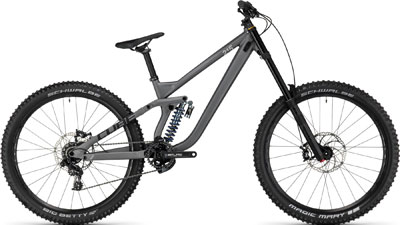 Mountain bike Cube TWO15 Pro 27,5 pollici in grigio.