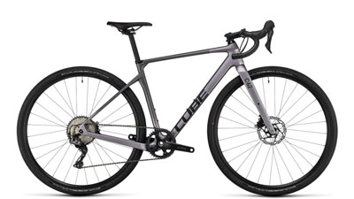 Bicicletta gravel Cube Nuroad WS C:62 Pro in argento.