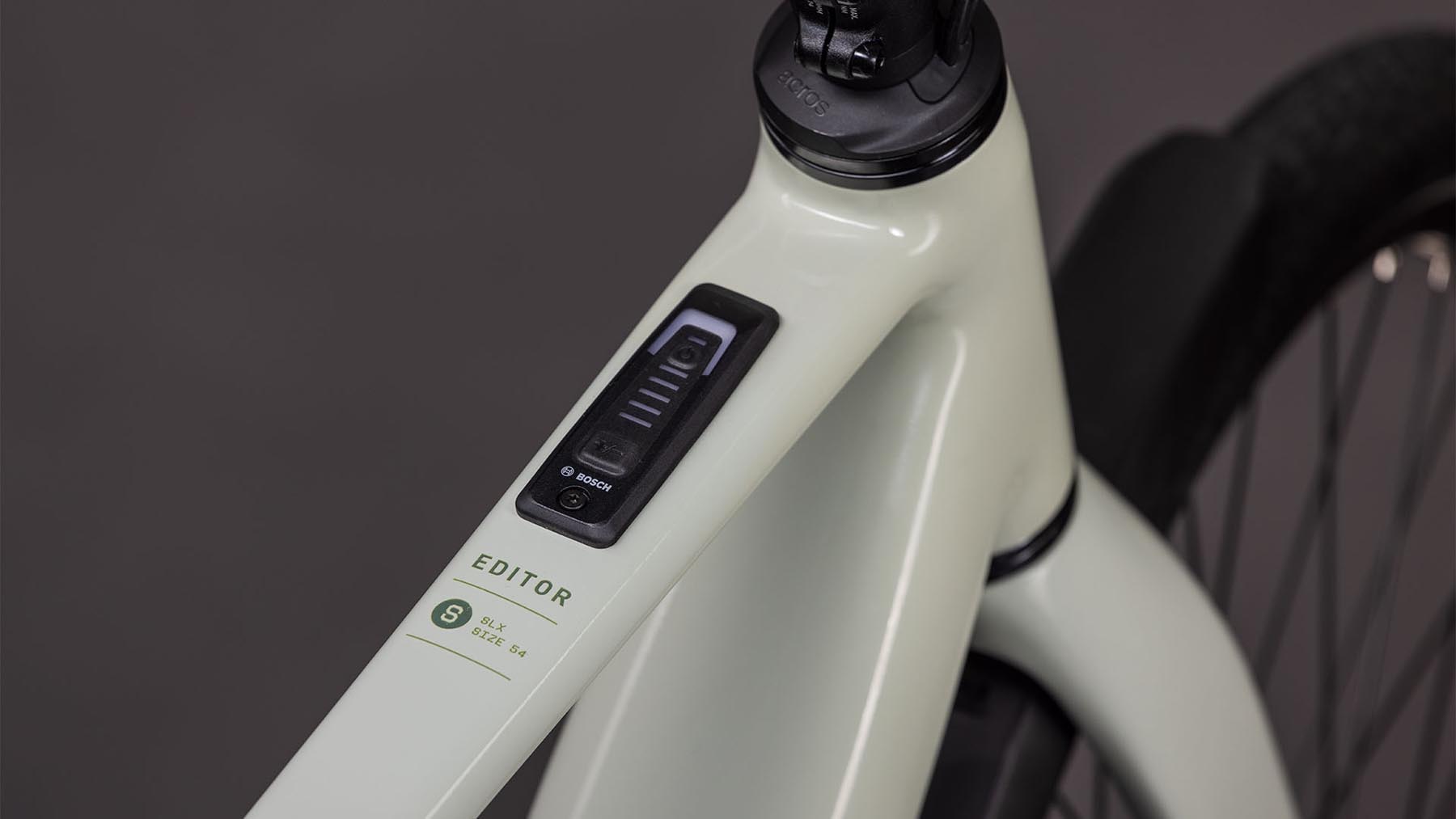 123210-Cube-Editor-Hybrid-SLX-400X-FE-reedbeige-n-chrome-2026-EBike-Fitnessrad-Herren-01