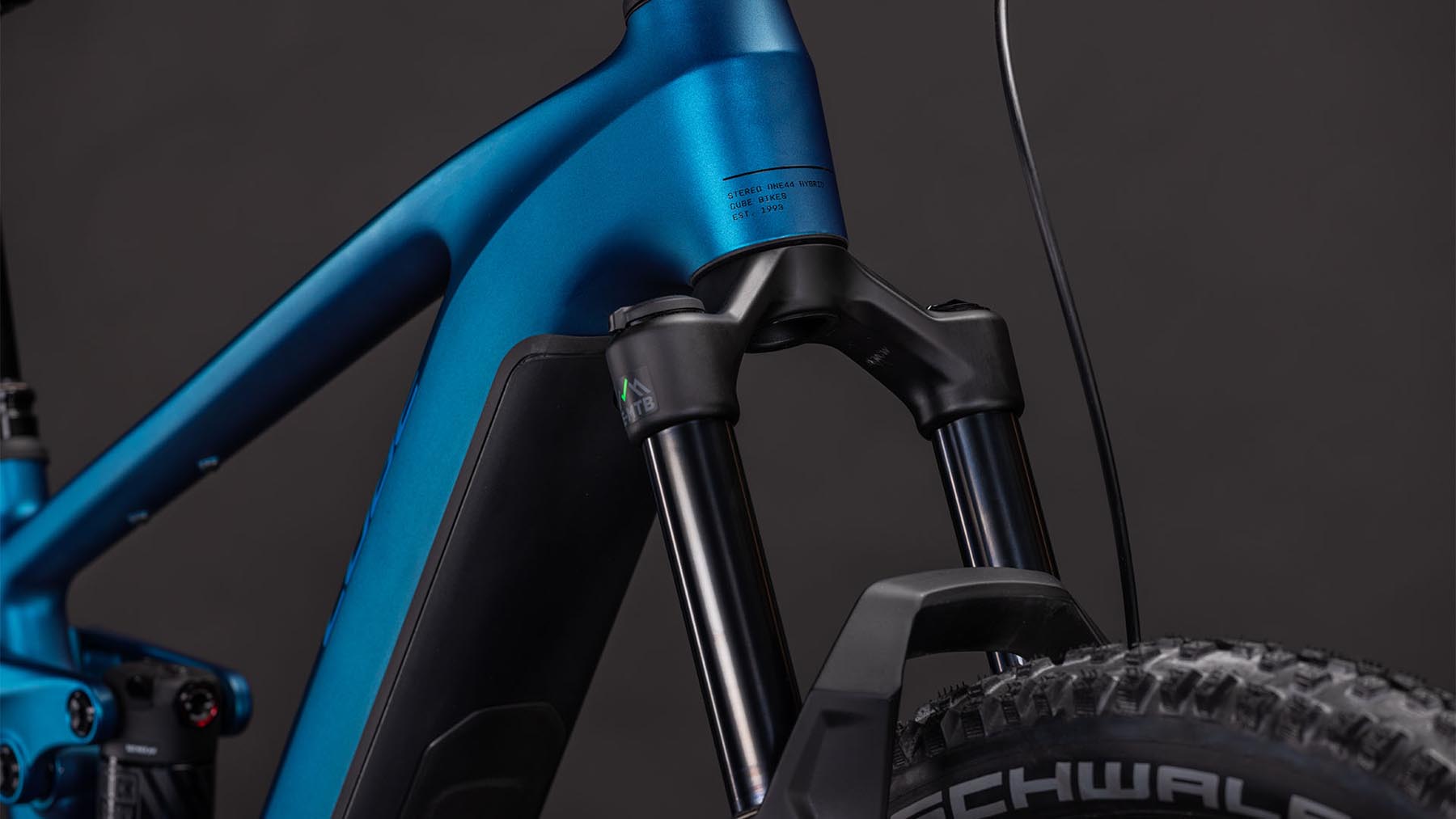 102210-Cube-Stereo-Hybrid-ONE44-EX-800-electricblue-n-blue-2026-EBike-Fully-Mountainbike-06