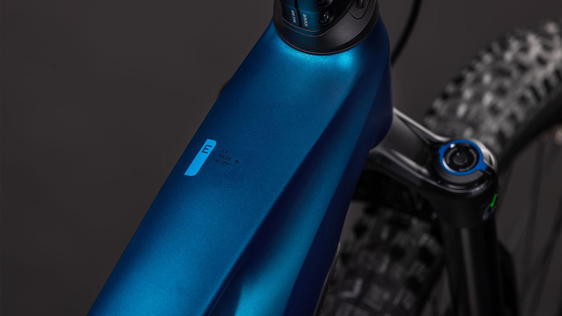 102210-Cube-Stereo-Hybrid-ONE44-EX-800-electricblue-n-blue-2026-EBike-Fully-Mountainbike-01