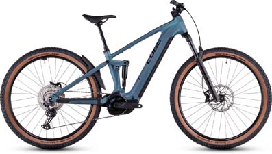 Si vede una e-bike blu Cube Stereo Hybrid ONE22 Pro.