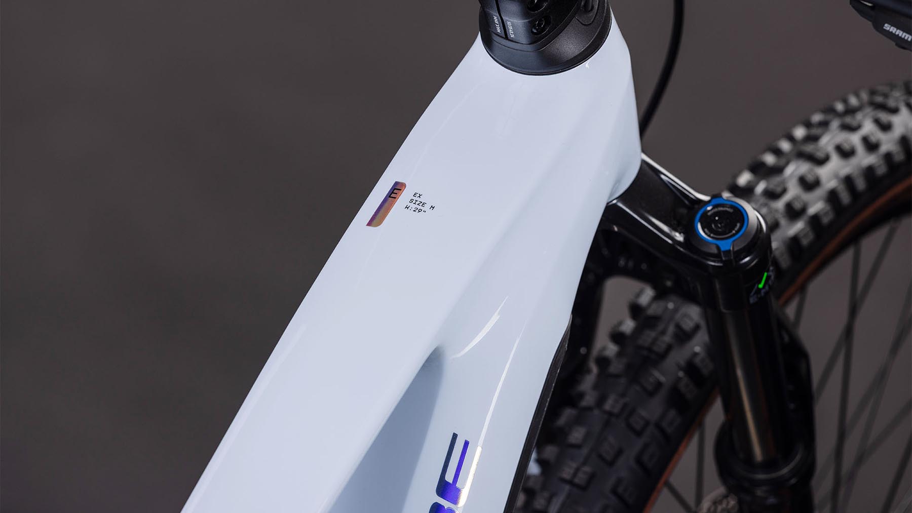 102220-Cube-Stereo-Hybrid-ONE44-EX-800-iceblue-n-prism-2026-EBike-Fully-Mountainbike-01
