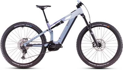 Si vede una e-bike Cube Stereo Hybrid ONE44 EXC grigia con dettagli blu.