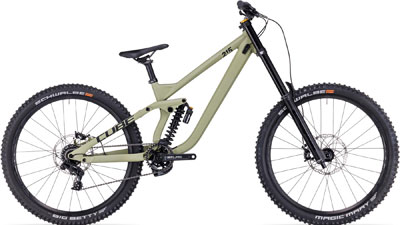 Mountain bike Cube TWO15 Race 27,5 pollici in verde chiaro.